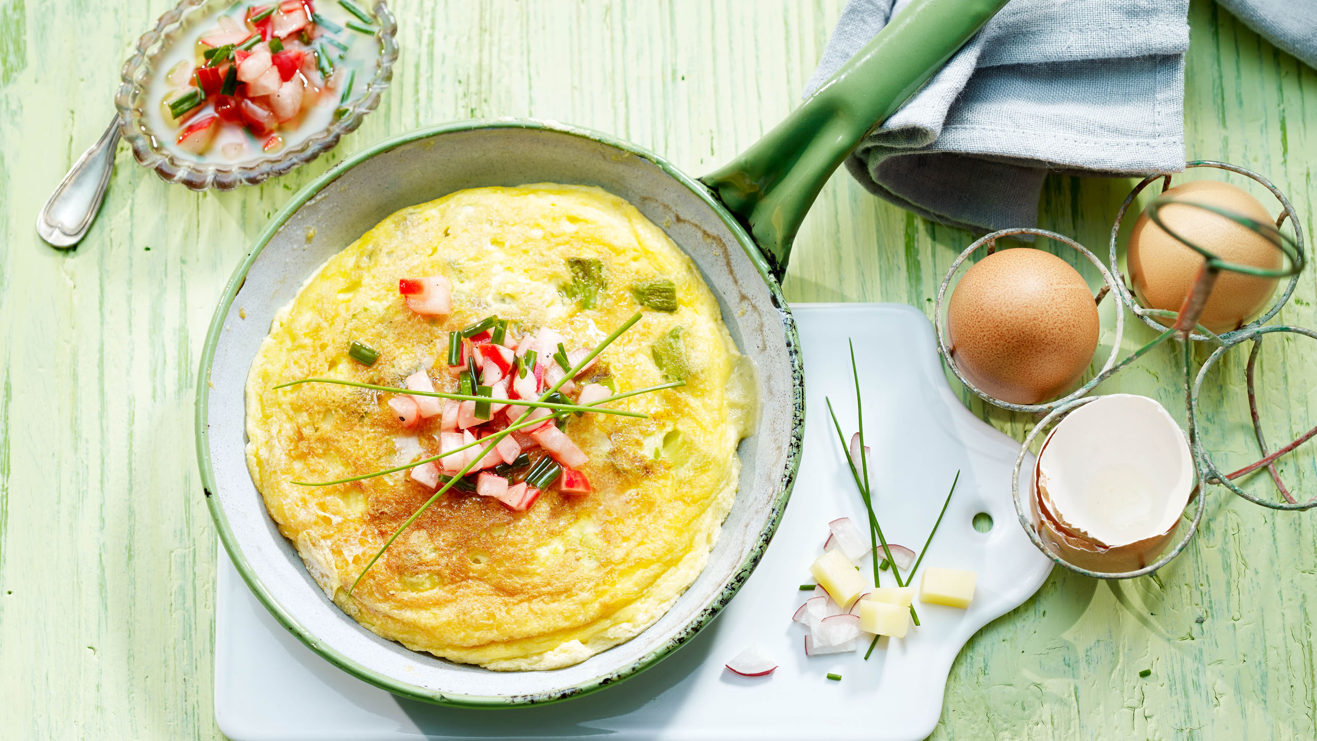 Spargel-Omelette mit Schweizer Emmentaler AOP