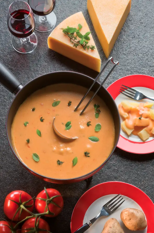 Tomatenfondue mit Raclette du Valais AOP