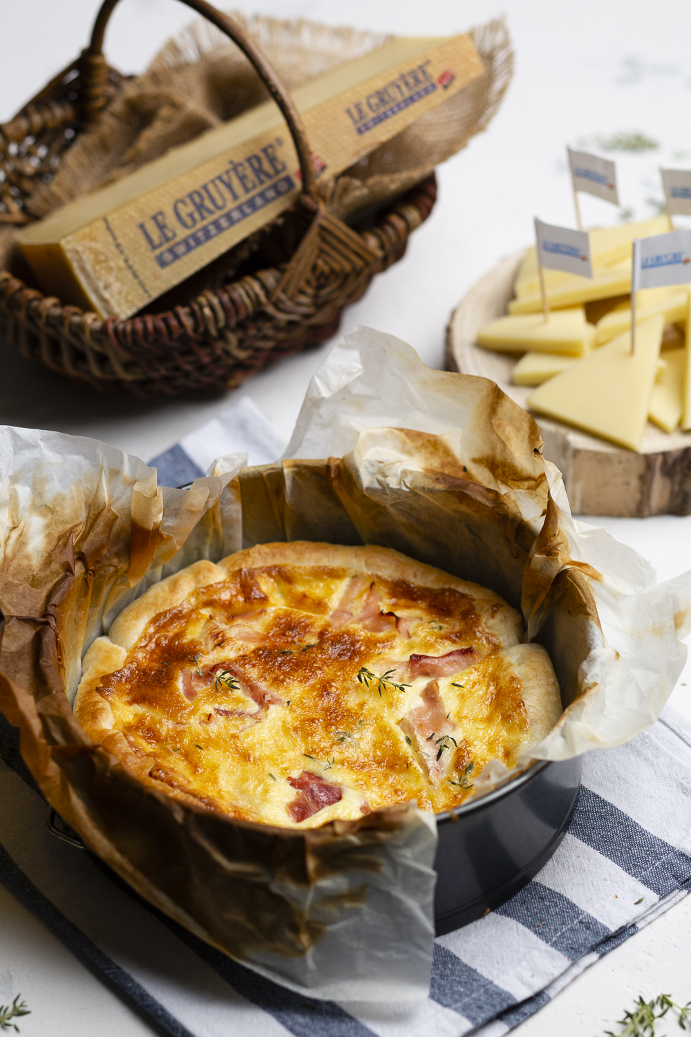 Schinken-Quiche mit Thymian und Le Gruyère AOP